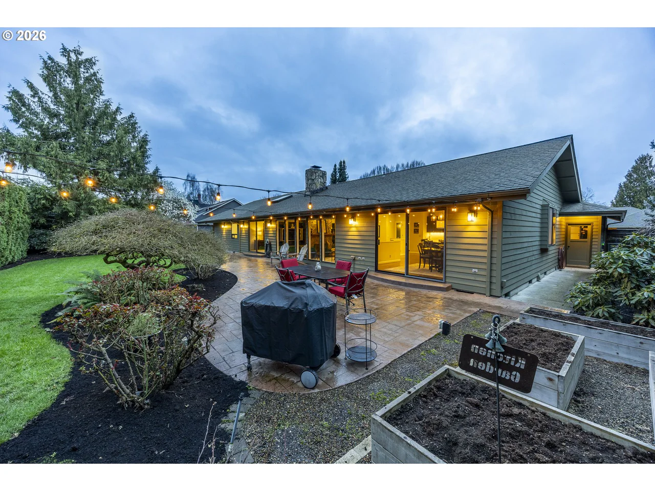 2071 MUSKET ST, Eugene, OR 97408, photo 5 of 44