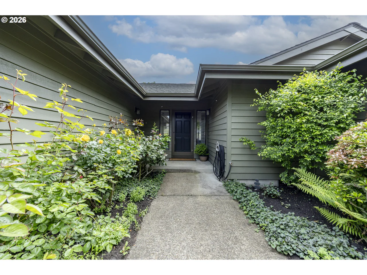 2071 MUSKET ST, Eugene, OR 97408, photo 4 of 44