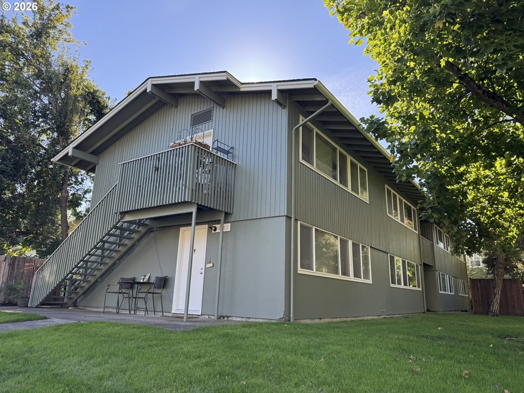 2180 W 17th Ct