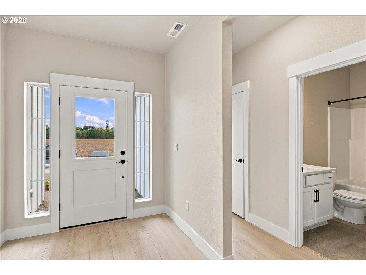 950 W Washington ST, Carlton, OR 97111, photo 6 of 44