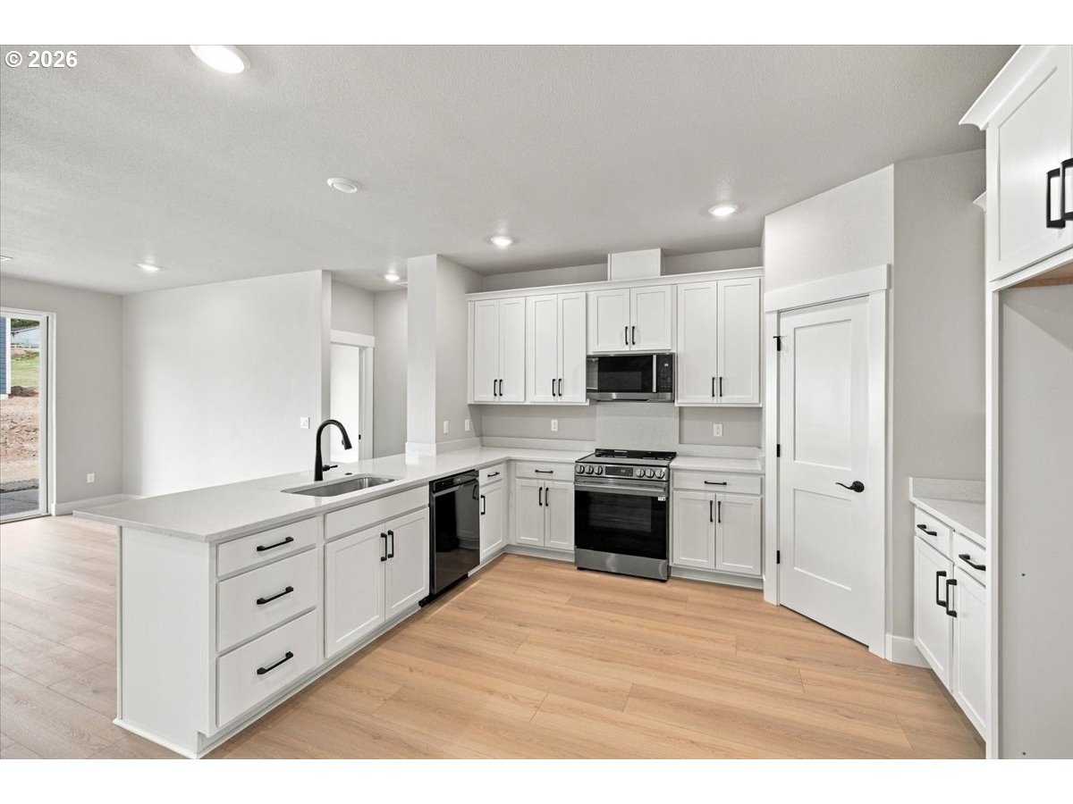 950 W Washington ST, Carlton, OR 97111, photo 8 of 44