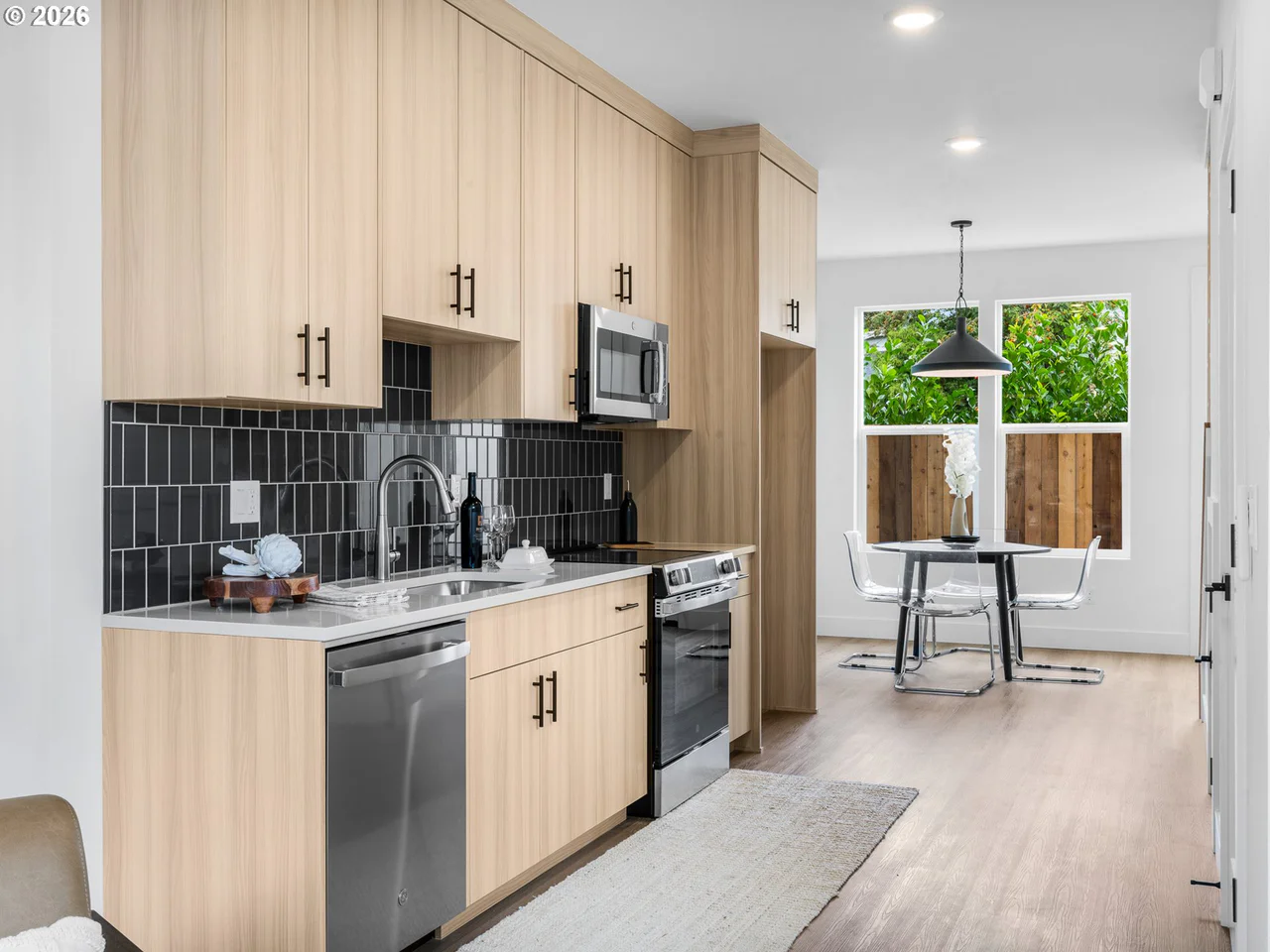 9298 N New York AVE 6, Portland, OR 97203, photo 6 of 17
