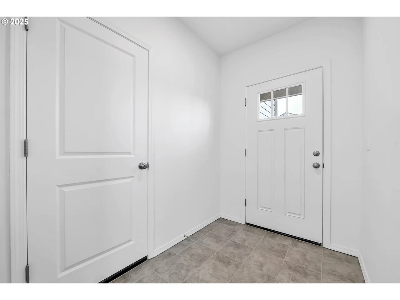 1171/1173 S 43RD PL, Springfield, OR 97478, photo 3 of 31