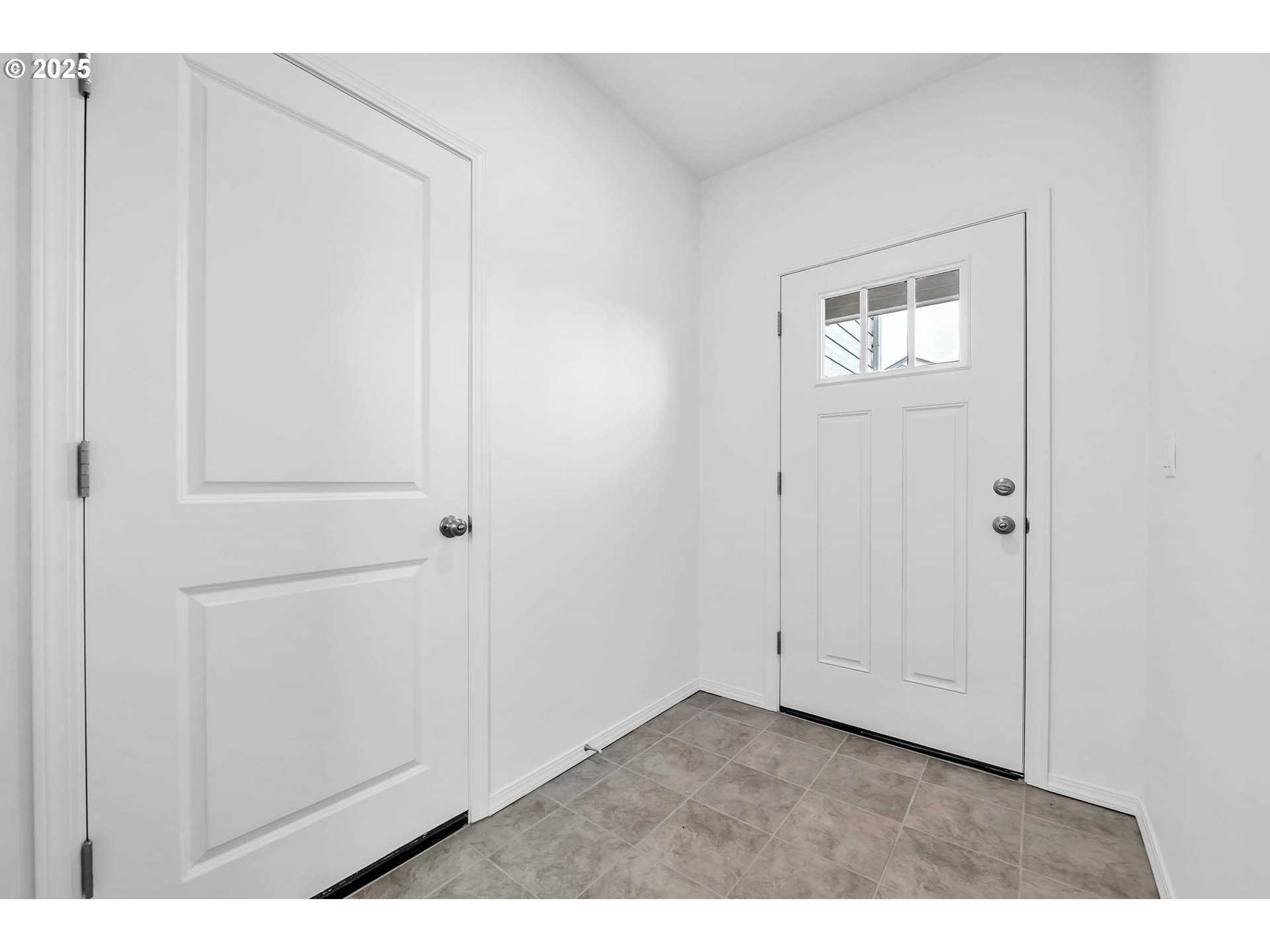 1171/1173 S 43RD PL, Springfield, OR 97478, photo 3 of 31