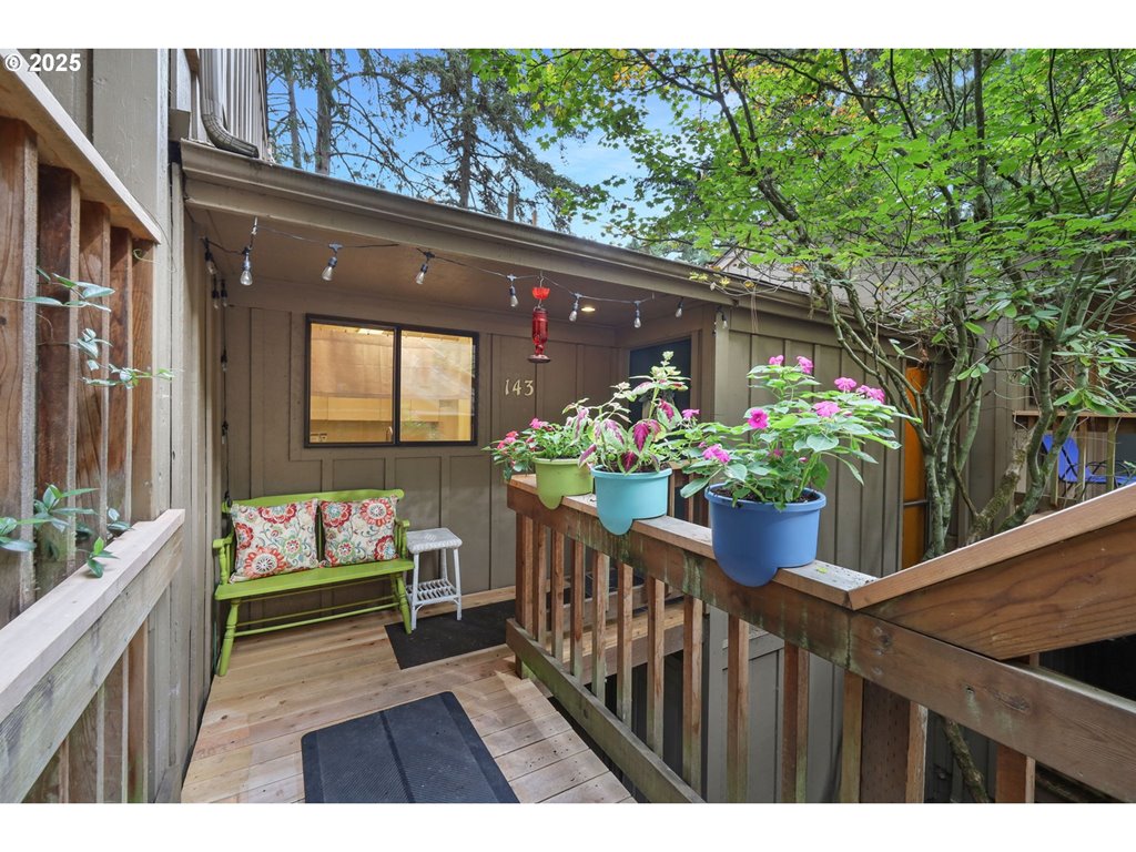 143 Treehill Loop