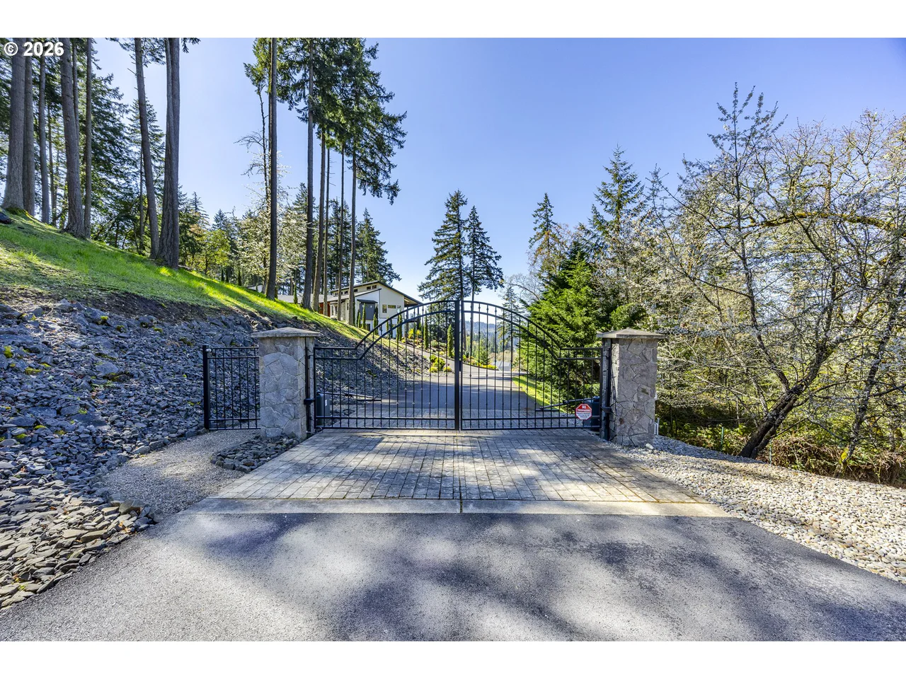 4048 EAGLE VIEW DR, Eugene, OR 97405, photo 1 of 48