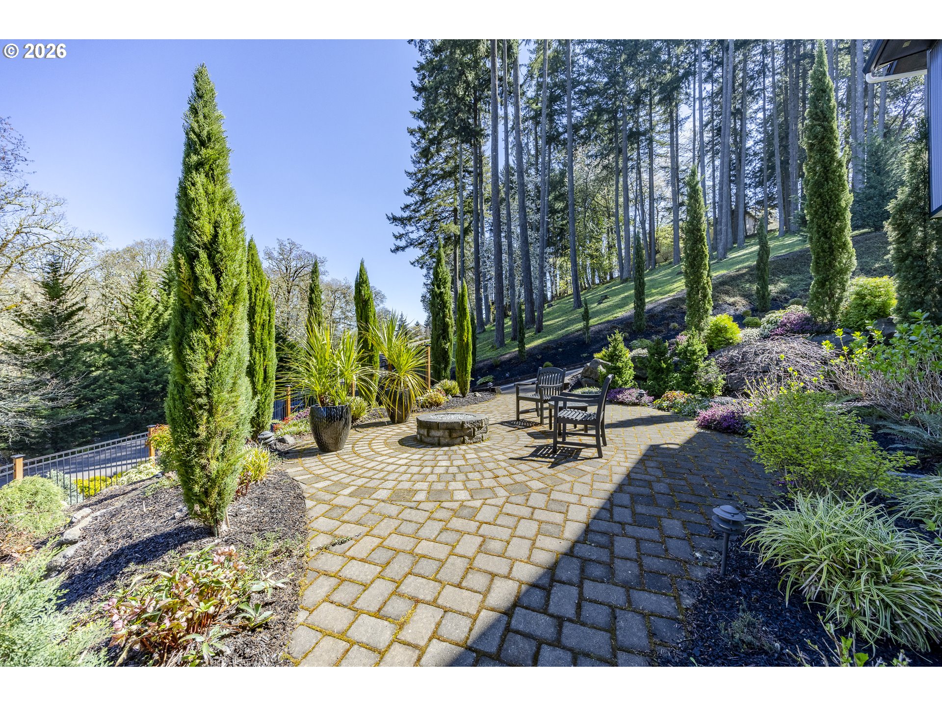 4048 EAGLE VIEW DR, Eugene, OR 97405, photo 3 of 48