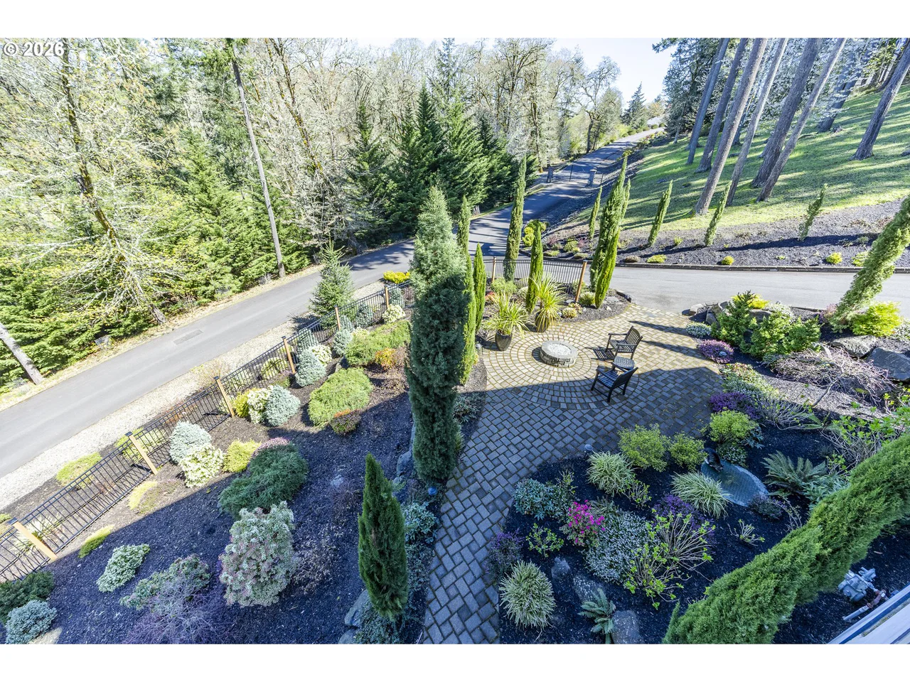4048 EAGLE VIEW DR, Eugene, OR 97405, photo 2 of 48