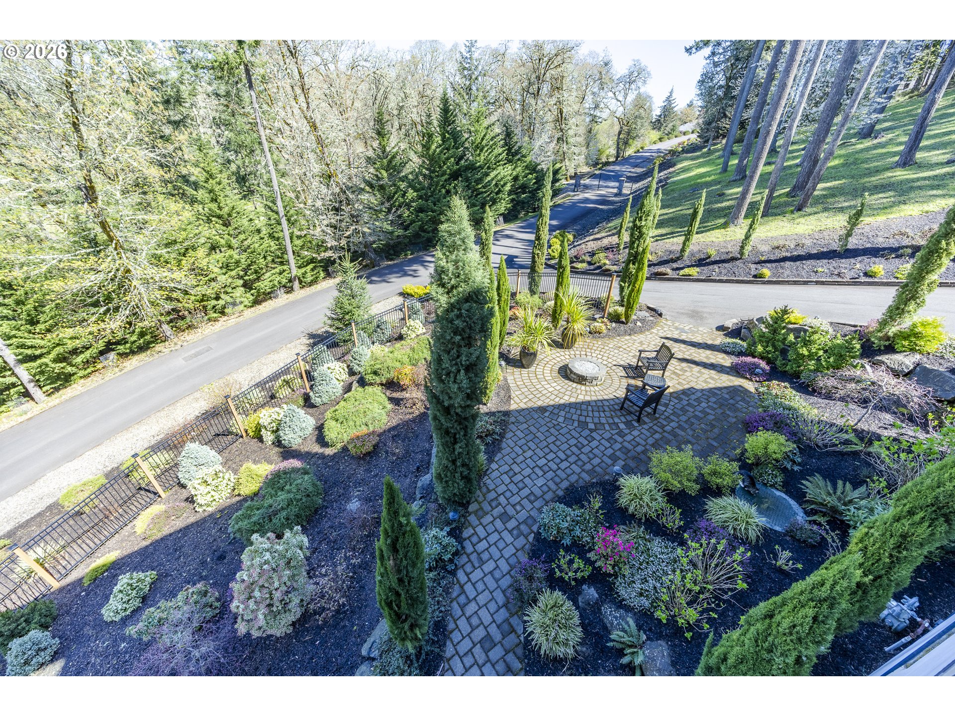 4048 EAGLE VIEW DR, Eugene, OR 97405, photo 2 of 48