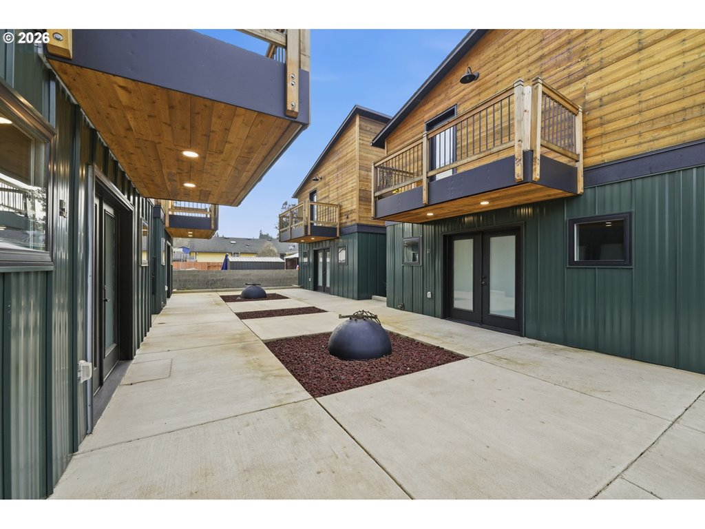 50 S 17th St