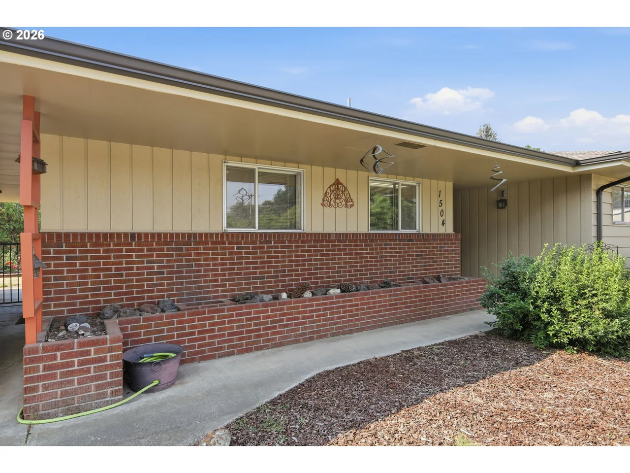 1504 GREEN ACRES RD, Eugene, OR 97408, photo 3 of 48