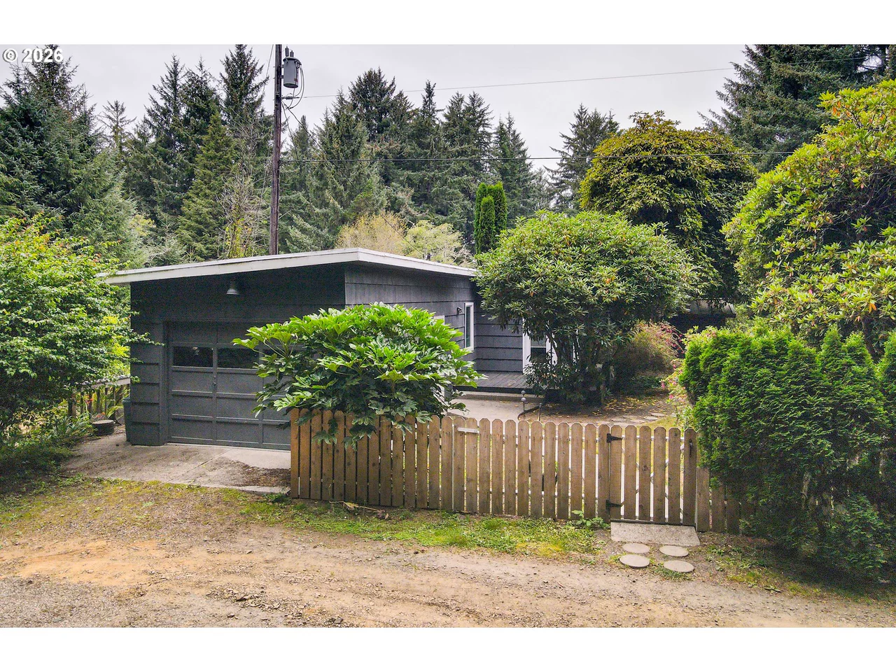 85690 CHERRY ST, Florence, OR 97439, photo 5 of 46