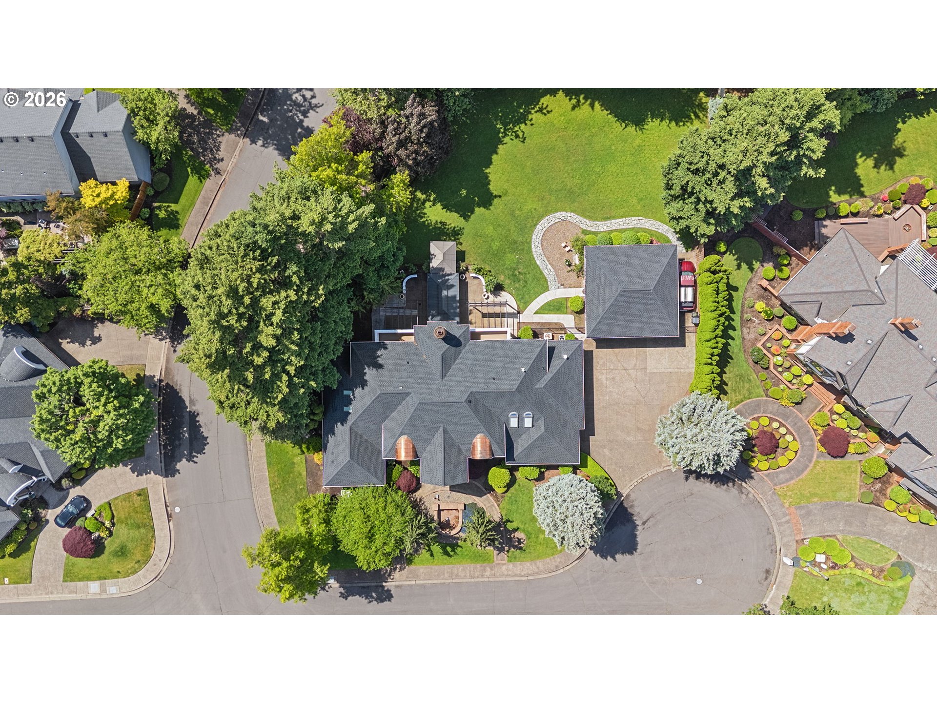 1564 REGENCY DR, Eugene, OR 97401, photo 2 of 48