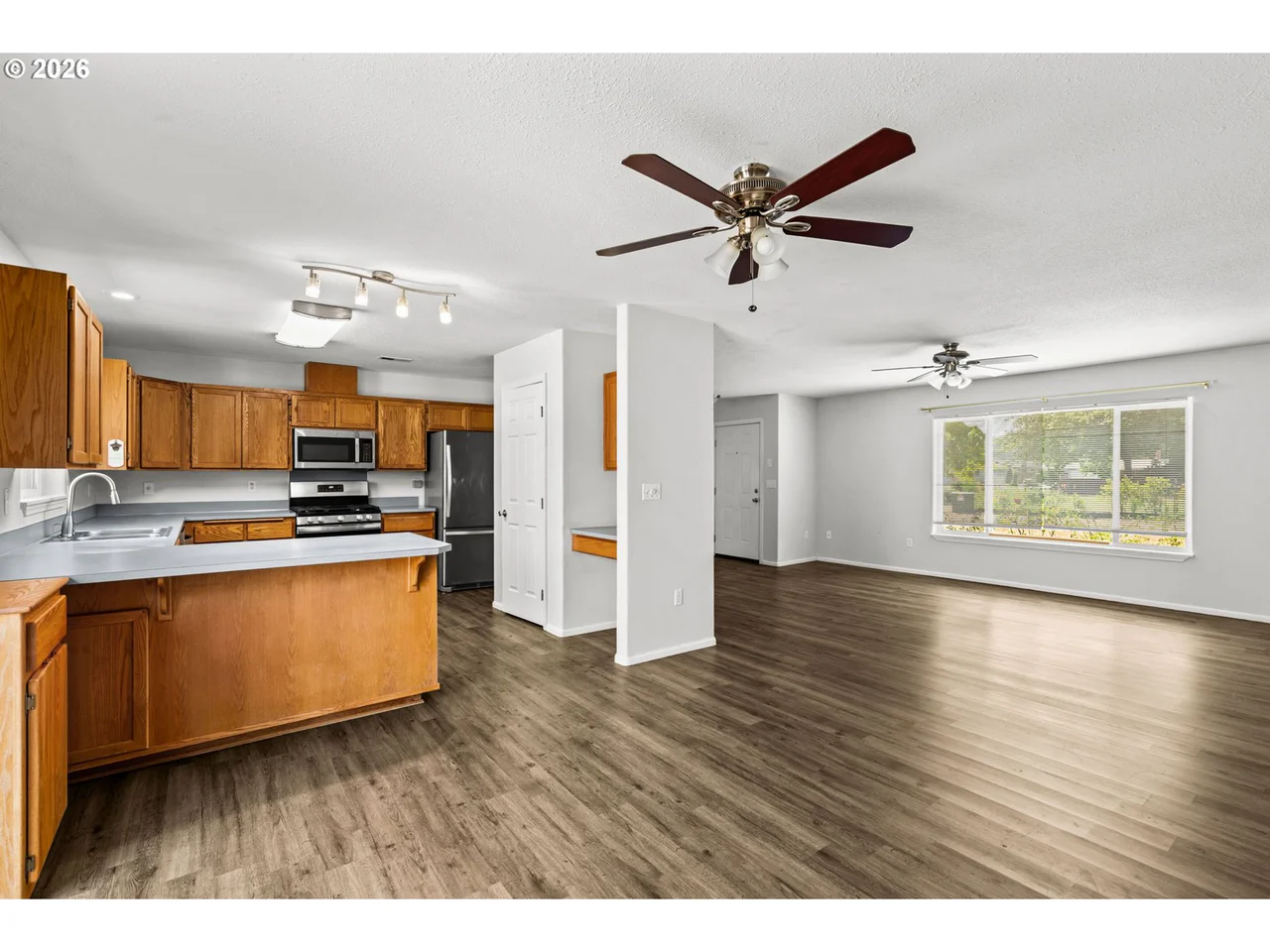 922 WILLIAMS ST, Eugene, OR 97402, photo 7 of 34