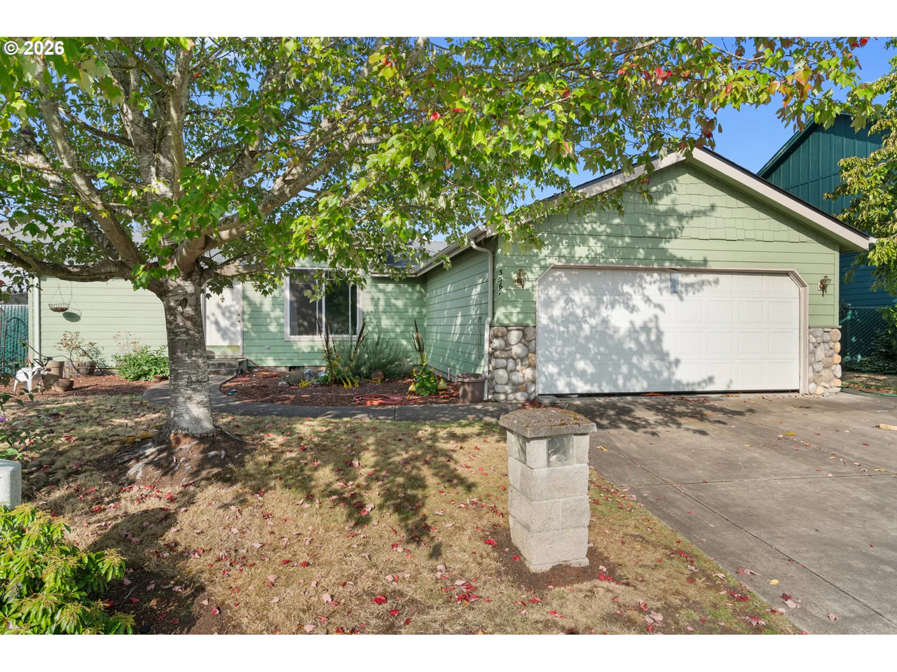 5367 OLYMPIC CIR, Eugene, OR 97402, photo 4 of 18
