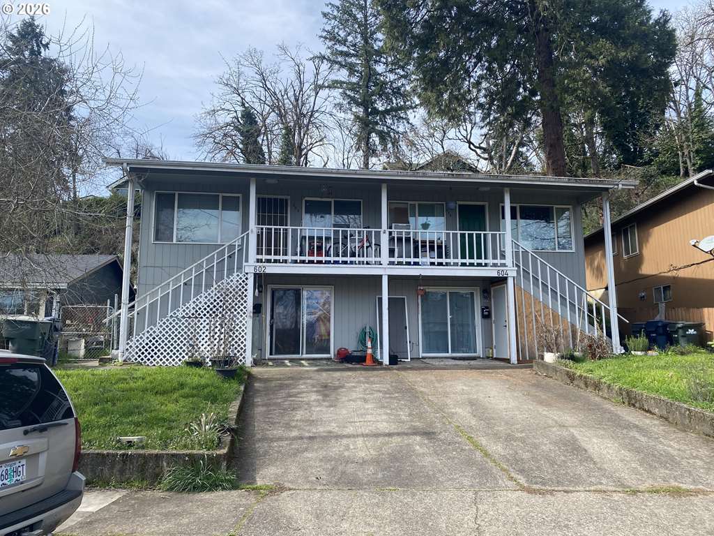 602 Kelly Blvd