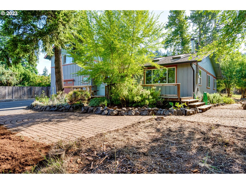 3771 E Amazon DR