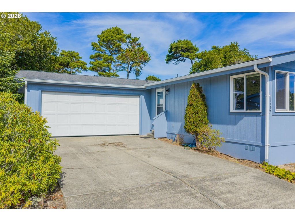 1537 N Siano Loop
