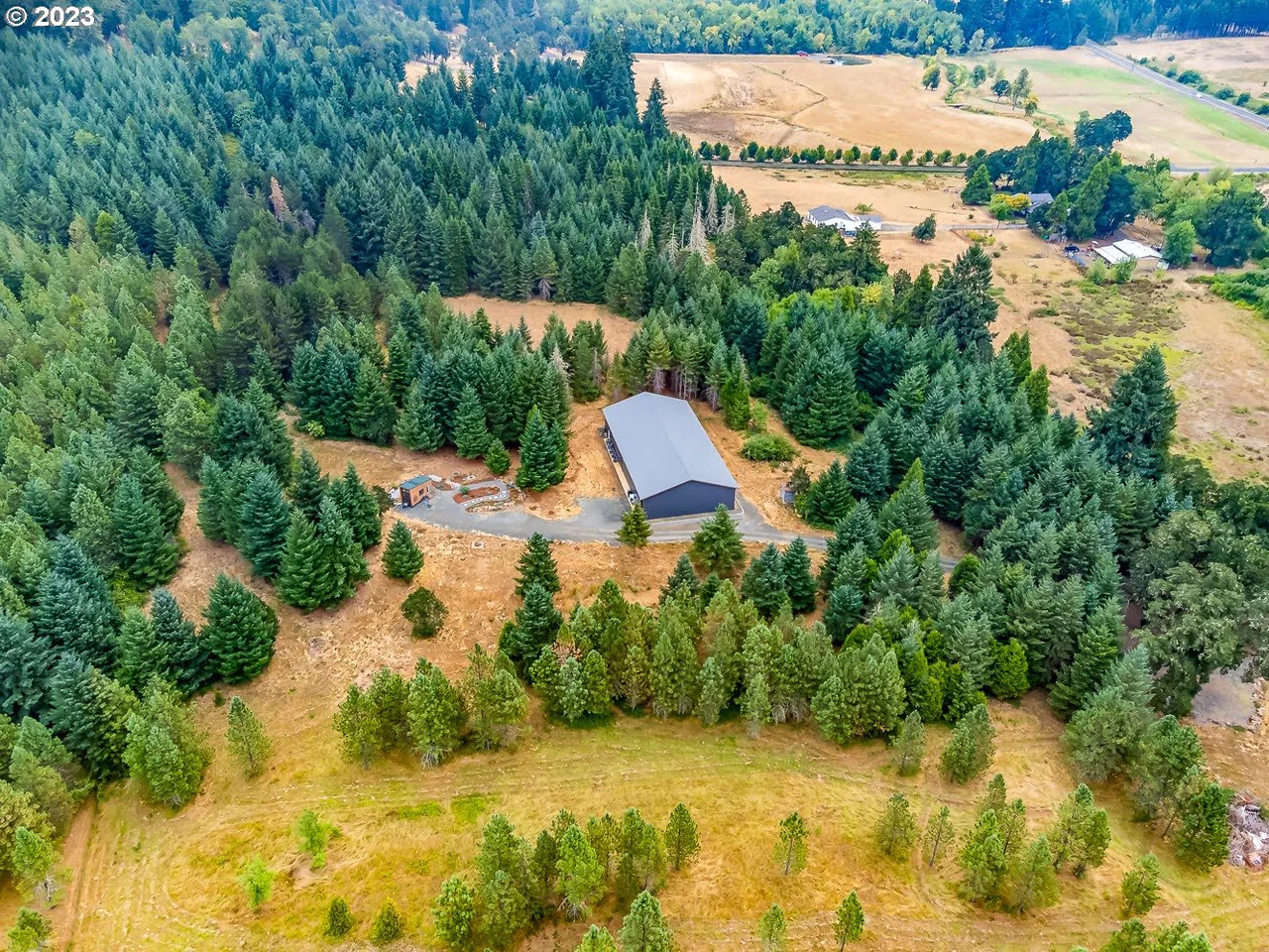 32621 LYNX HOLLOW RD, Creswell, OR 97426, photo 6 of 36