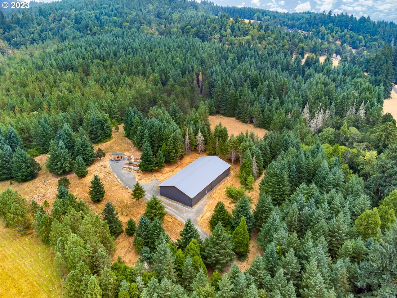 32621 LYNX HOLLOW RD, Creswell, OR 97426, photo 3 of 36