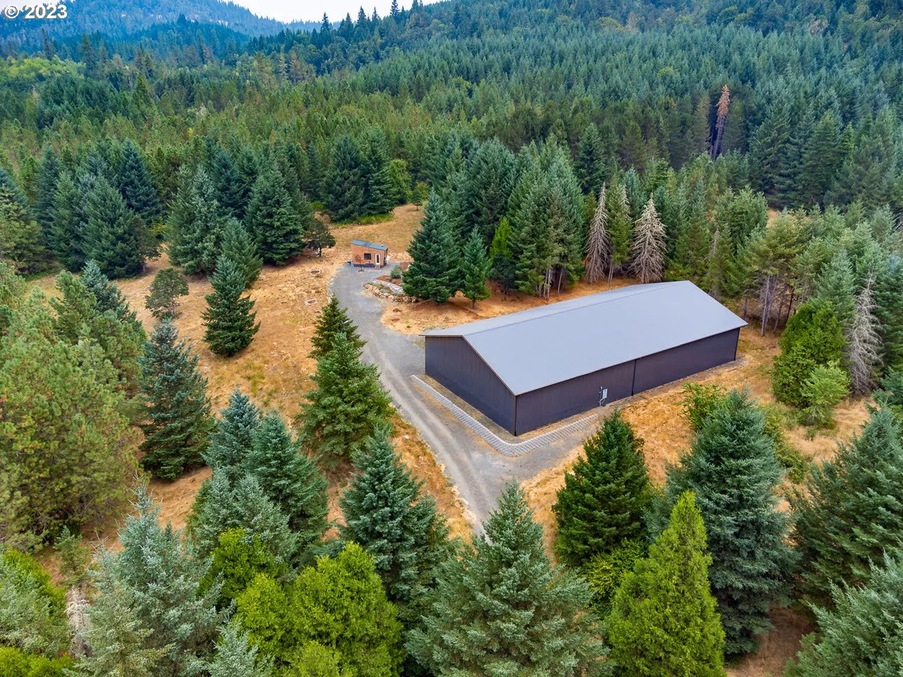 32621 LYNX HOLLOW RD, Creswell, OR 97426, photo 4 of 36