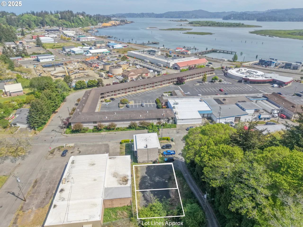 0 7th CT, Coos Bay, OR 97420, photo 1 of 24
