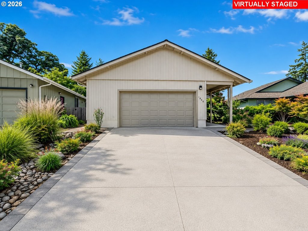 1886 Woodstock Cir