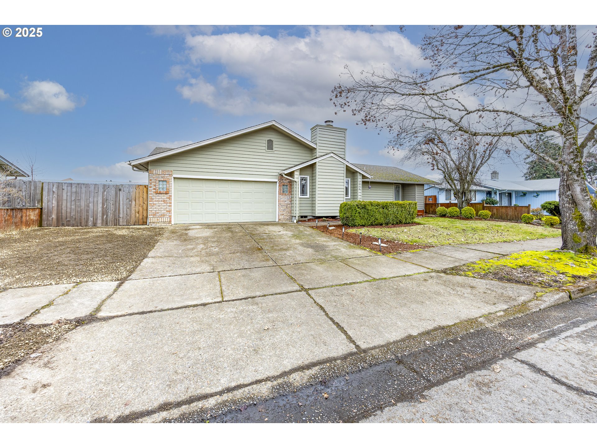 175 49TH ST, Springfield, OR 97478, photo 2 of 37