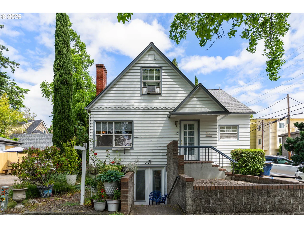 239 E 14th Ave