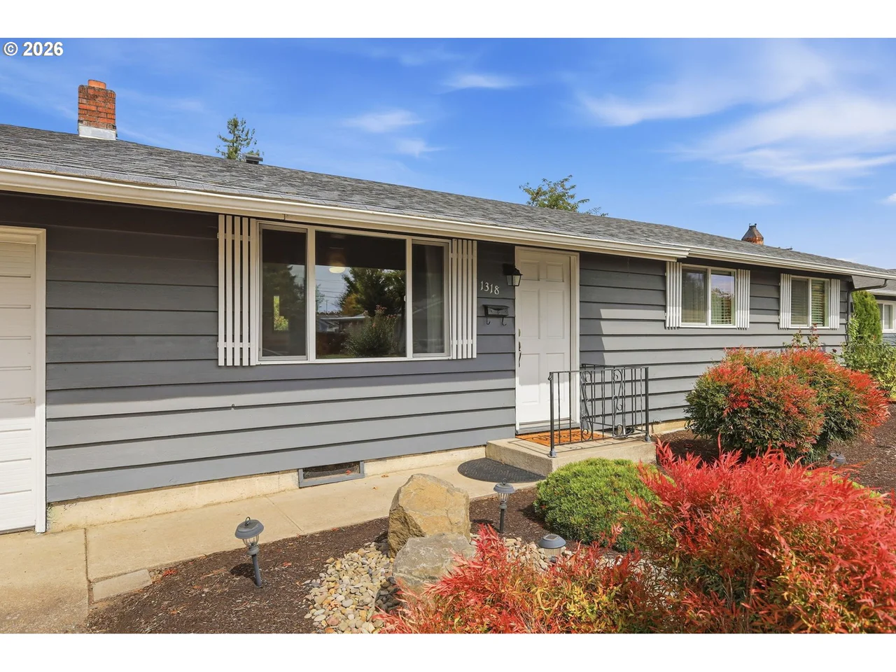 1318 Quinalt ST, Springfield, OR 97477, photo 3 of 28