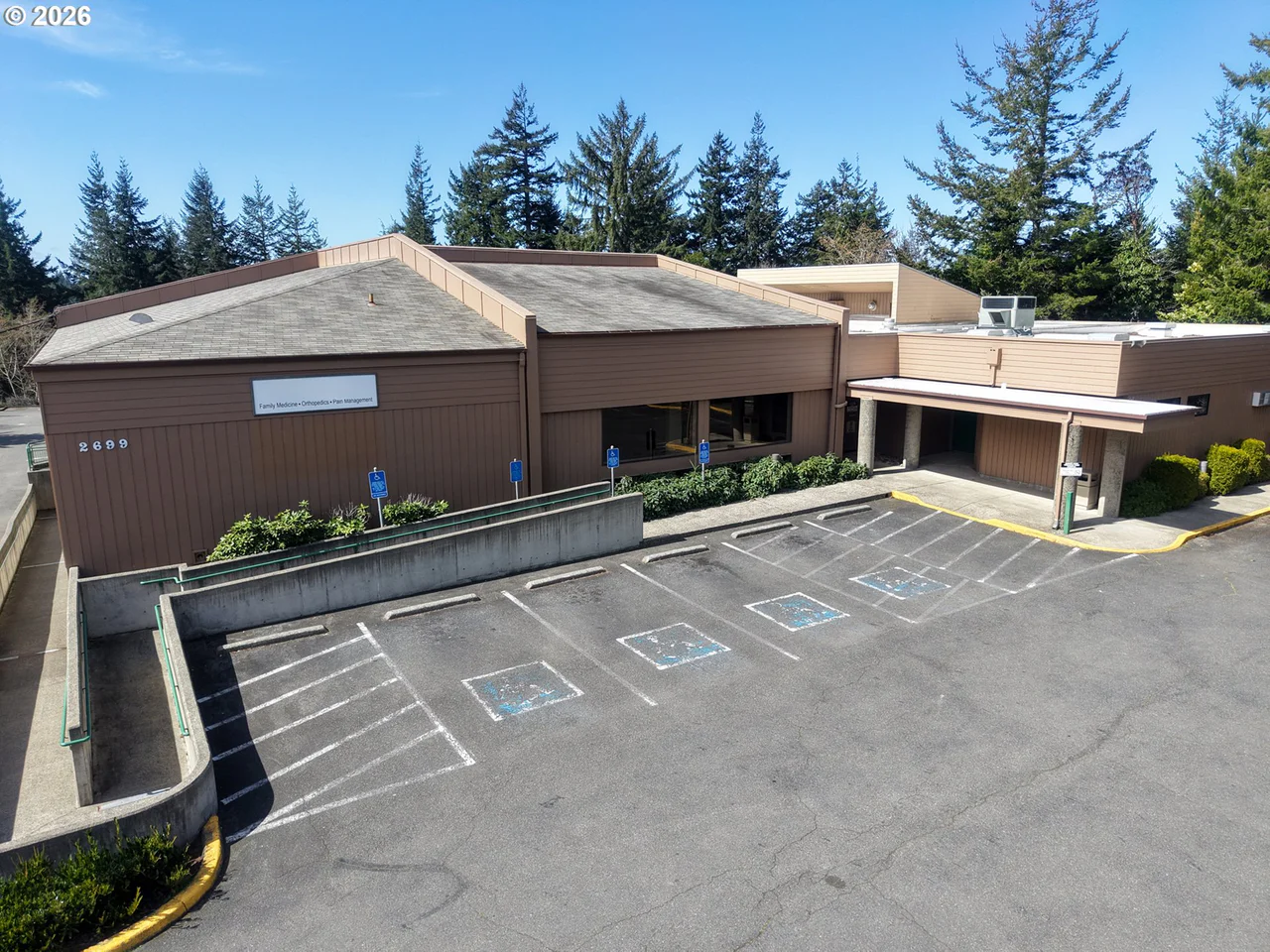 2699 N 17TH ST, Coos Bay, OR 97420, photo 5 of 47