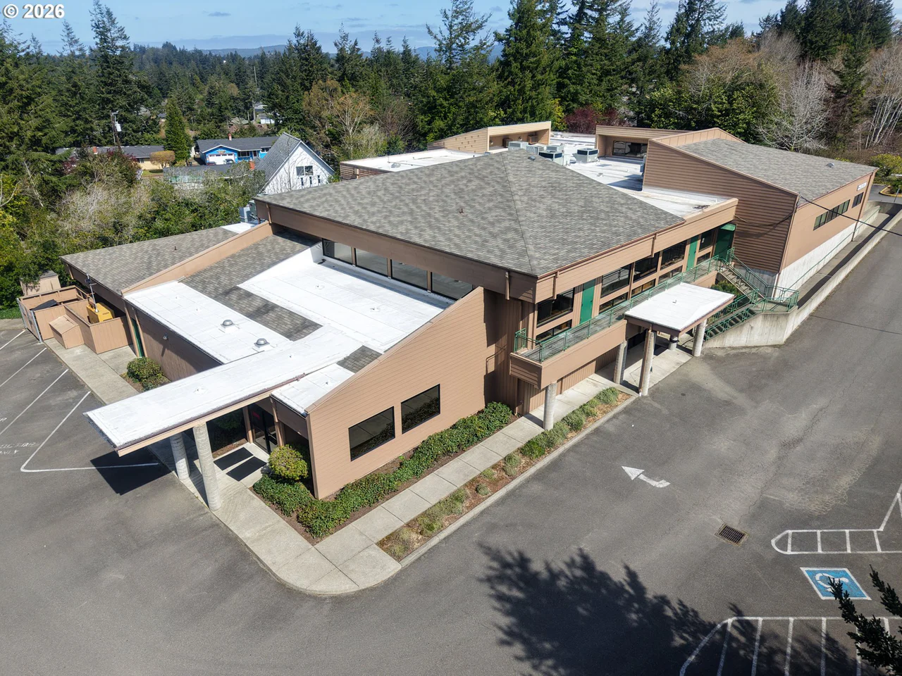 2699 N 17TH ST, Coos Bay, OR 97420, photo 2 of 47