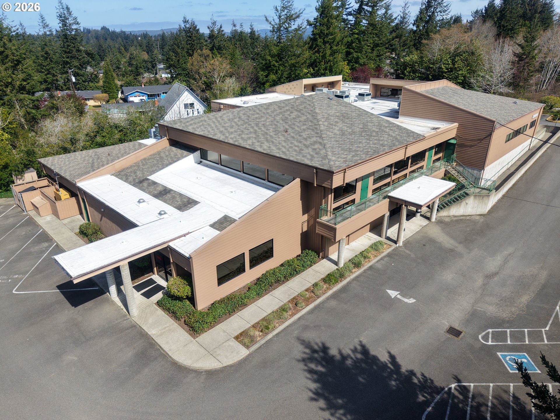 2699 N 17TH ST, Coos Bay, OR 97420, photo 2 of 47