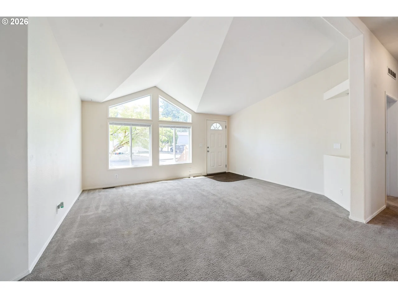 4802 SE 133RD DR, Portland, OR 97236, photo 4 of 19