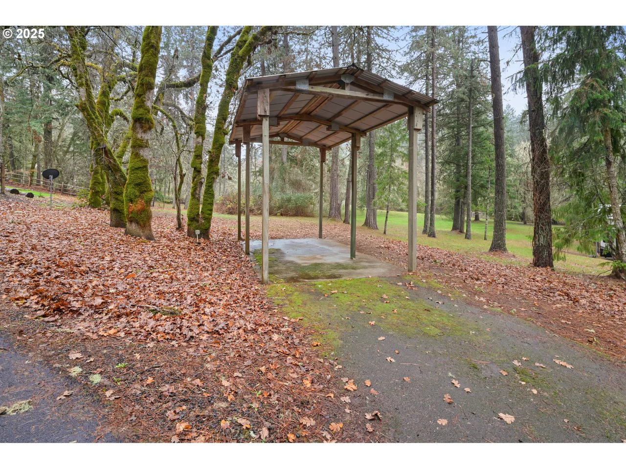 28198 BRIGGS HILL RD, Eugene, OR 97405, photo 8 of 46