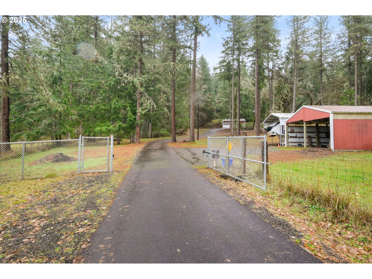 28198 BRIGGS HILL RD, Eugene, OR 97405, photo 4 of 46