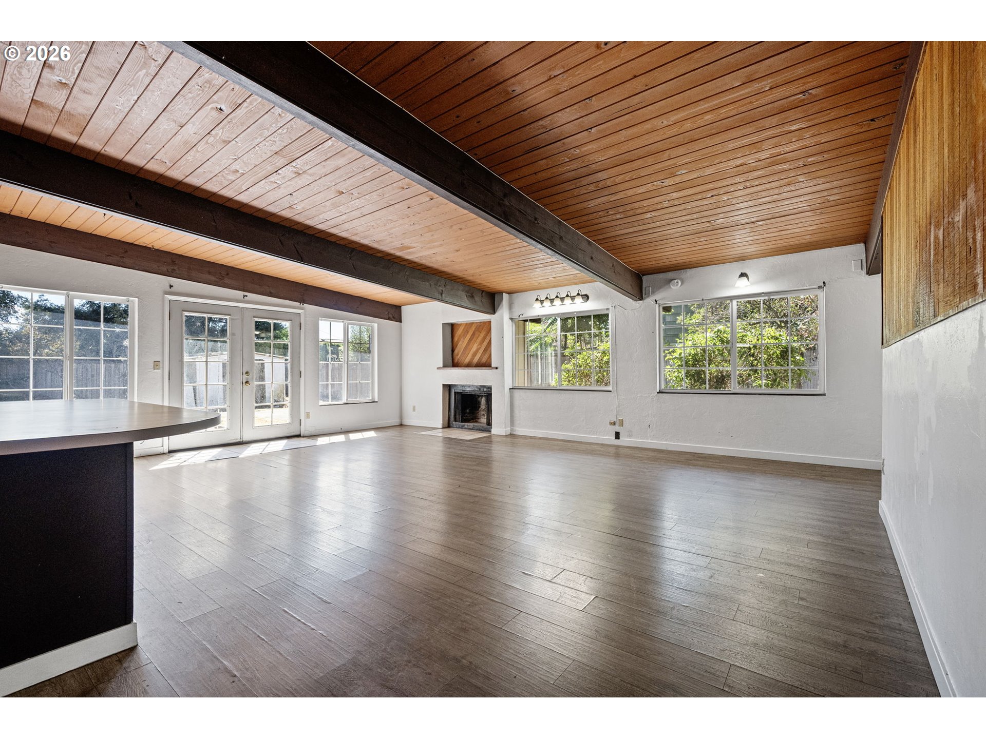 3560 HARLOW RD, Eugene, OR 97401, photo 2 of 32