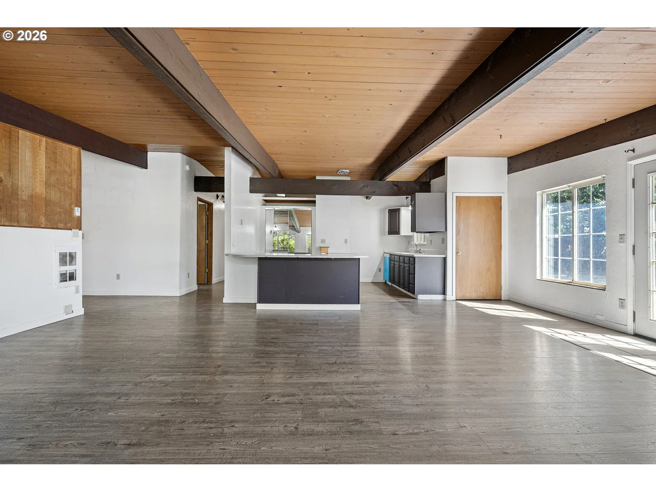 3560 HARLOW RD, Eugene, OR 97401, photo 6 of 32
