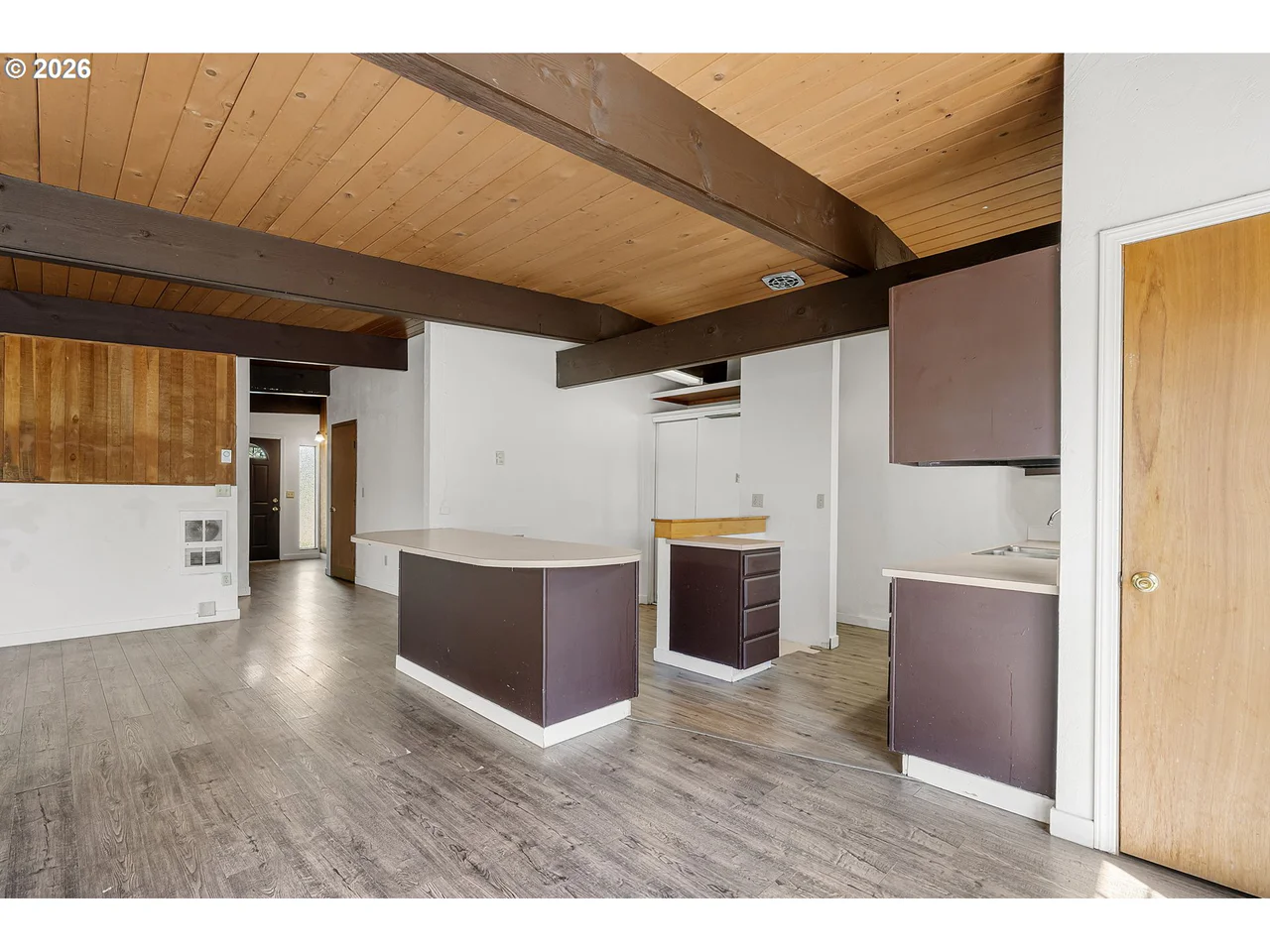 3560 HARLOW RD, Eugene, OR 97401, photo 8 of 32