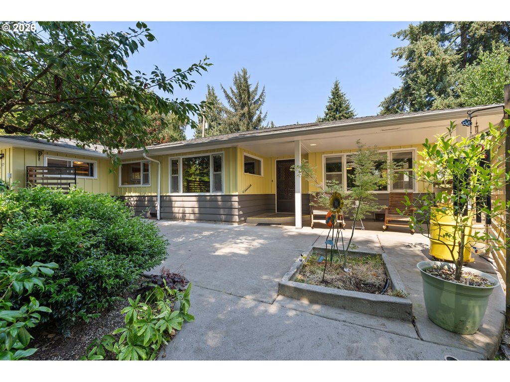1175 Lake Park Dr