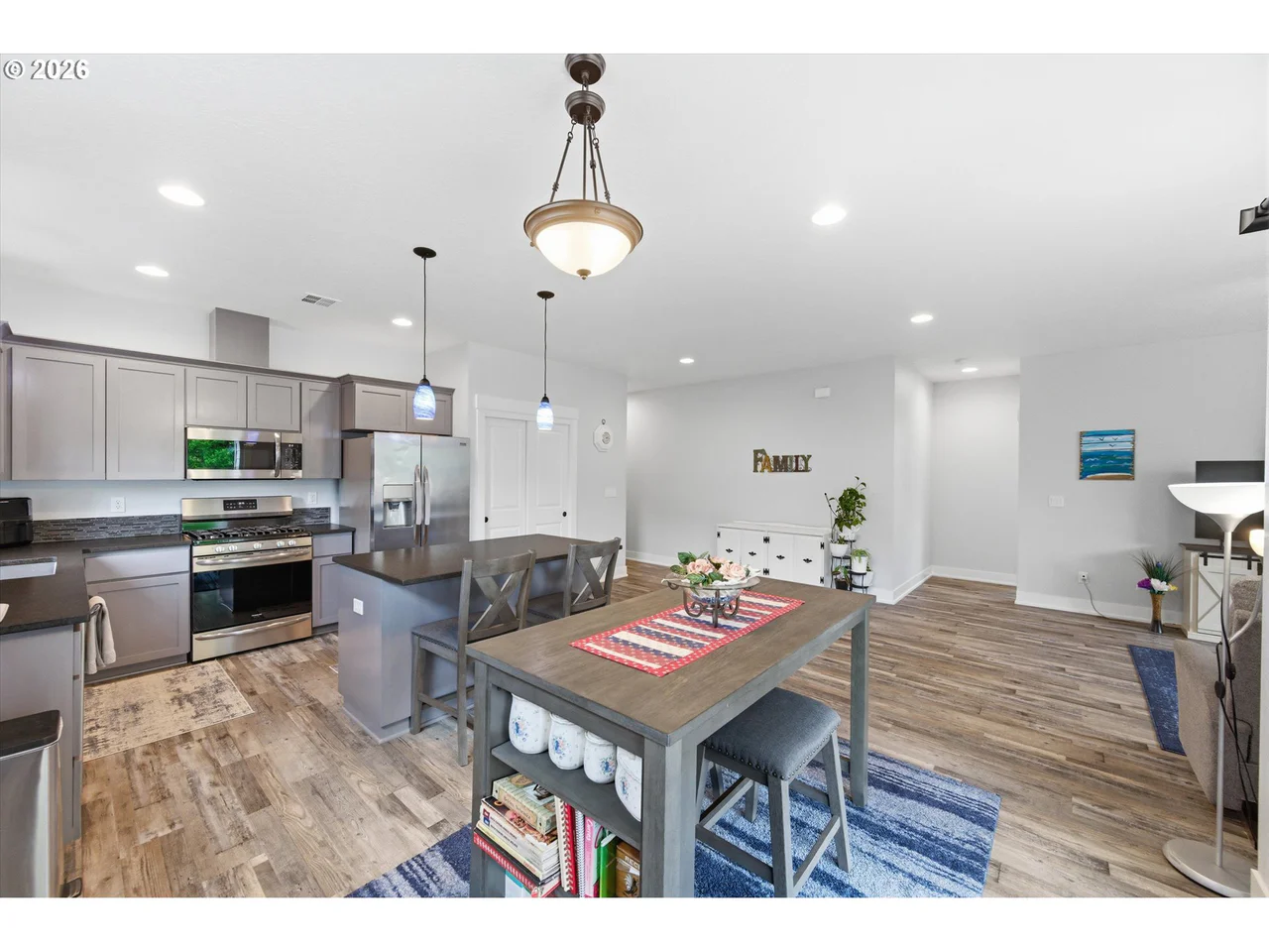 393 NW DENTON AVE, Dallas, OR 97338, photo 8 of 36