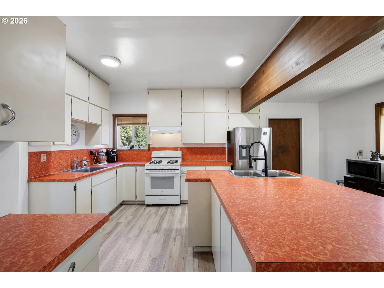 91471 N COBURG RD, Eugene, OR 97408, photo 8 of 43
