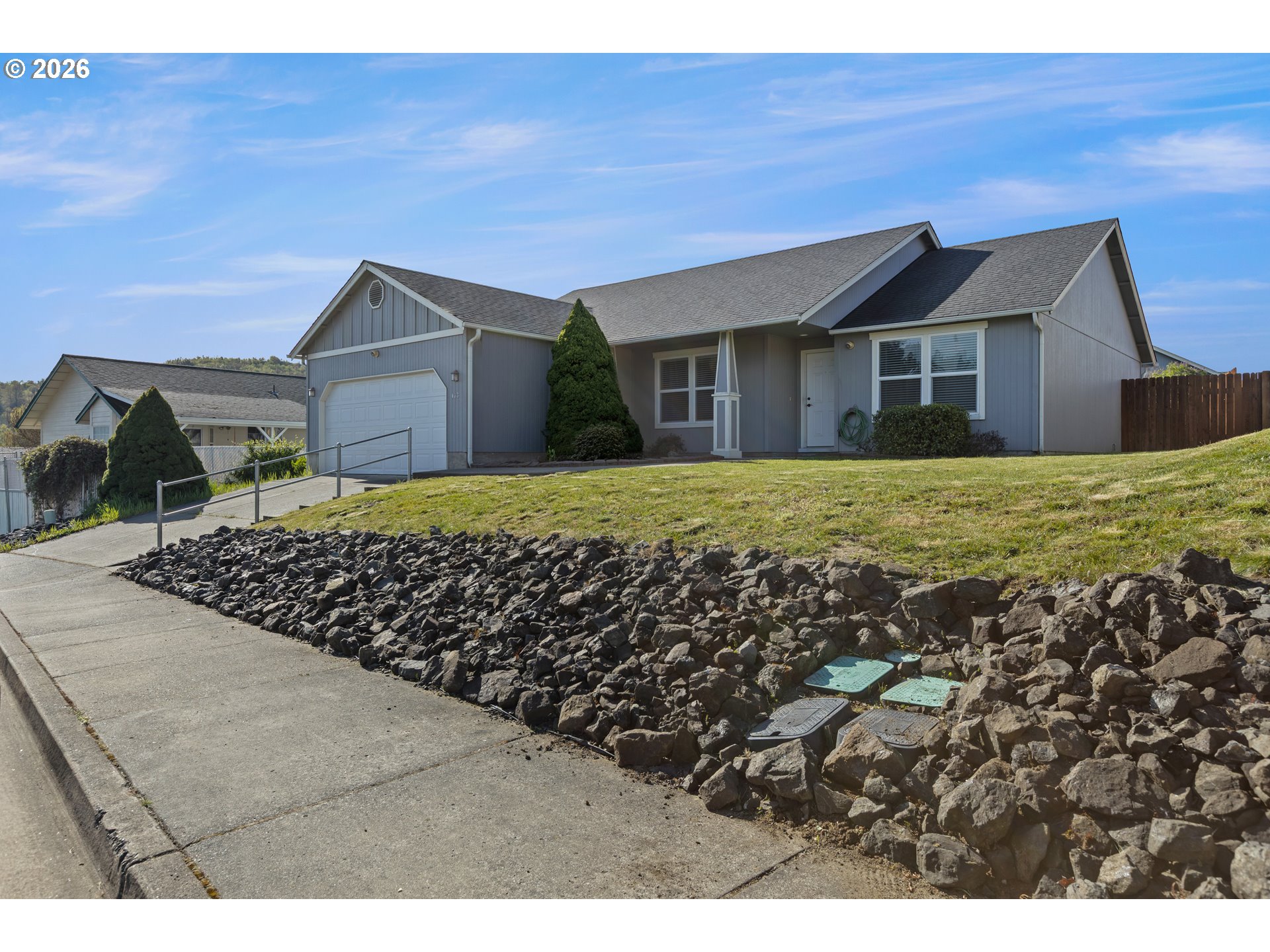 133 SILVERADO ST, Roseburg, OR 97471, photo 3 of 48