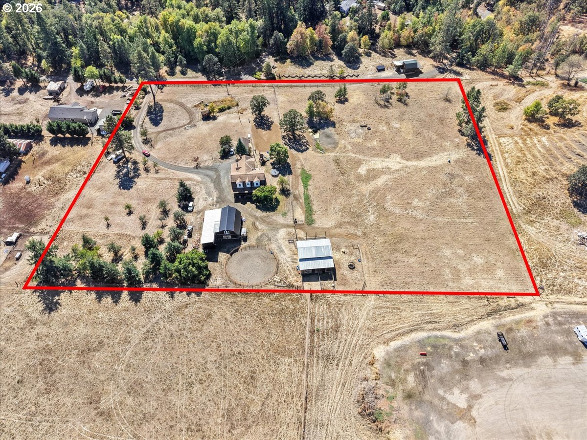 307 TOWHEE LN, Tenmile, OR 97481, photo 3 of 48