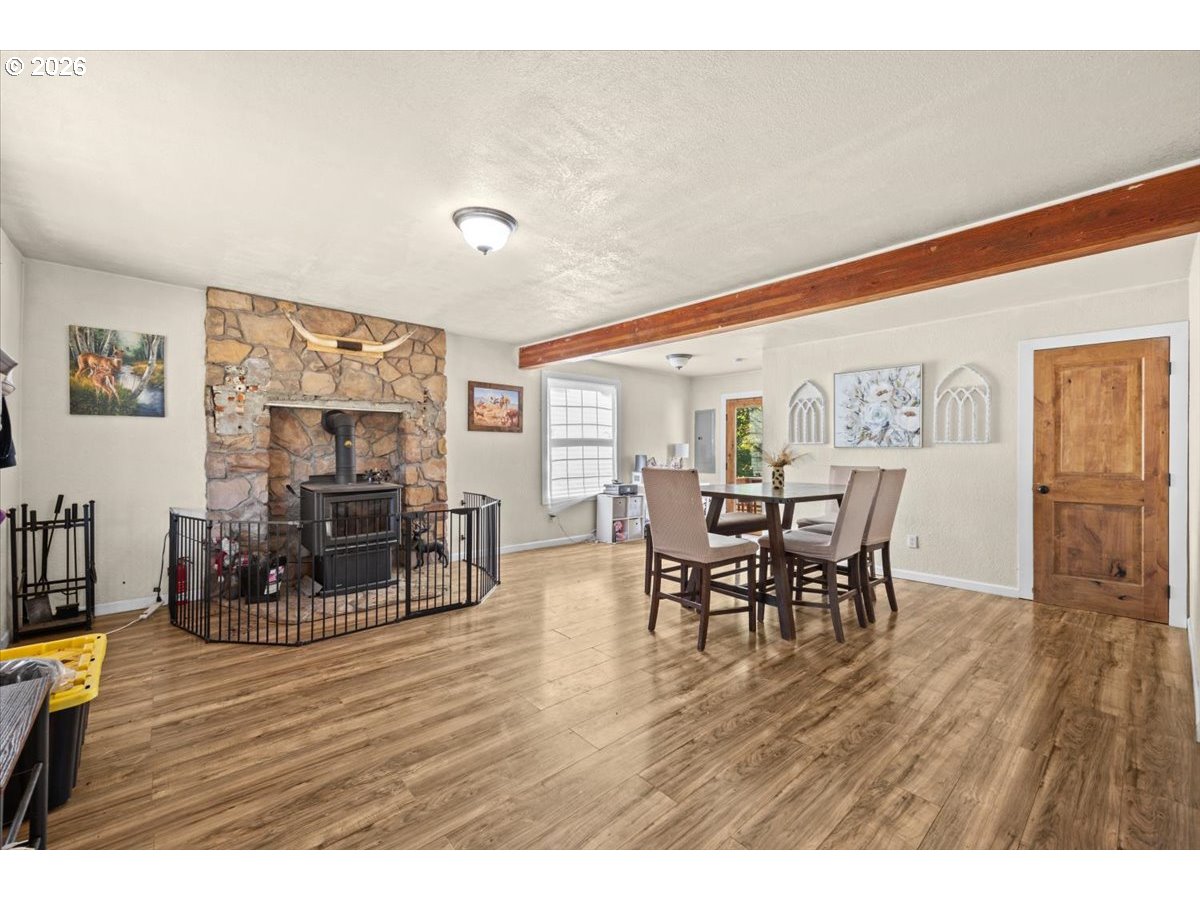 307 TOWHEE LN, Tenmile, OR 97481, photo 5 of 48