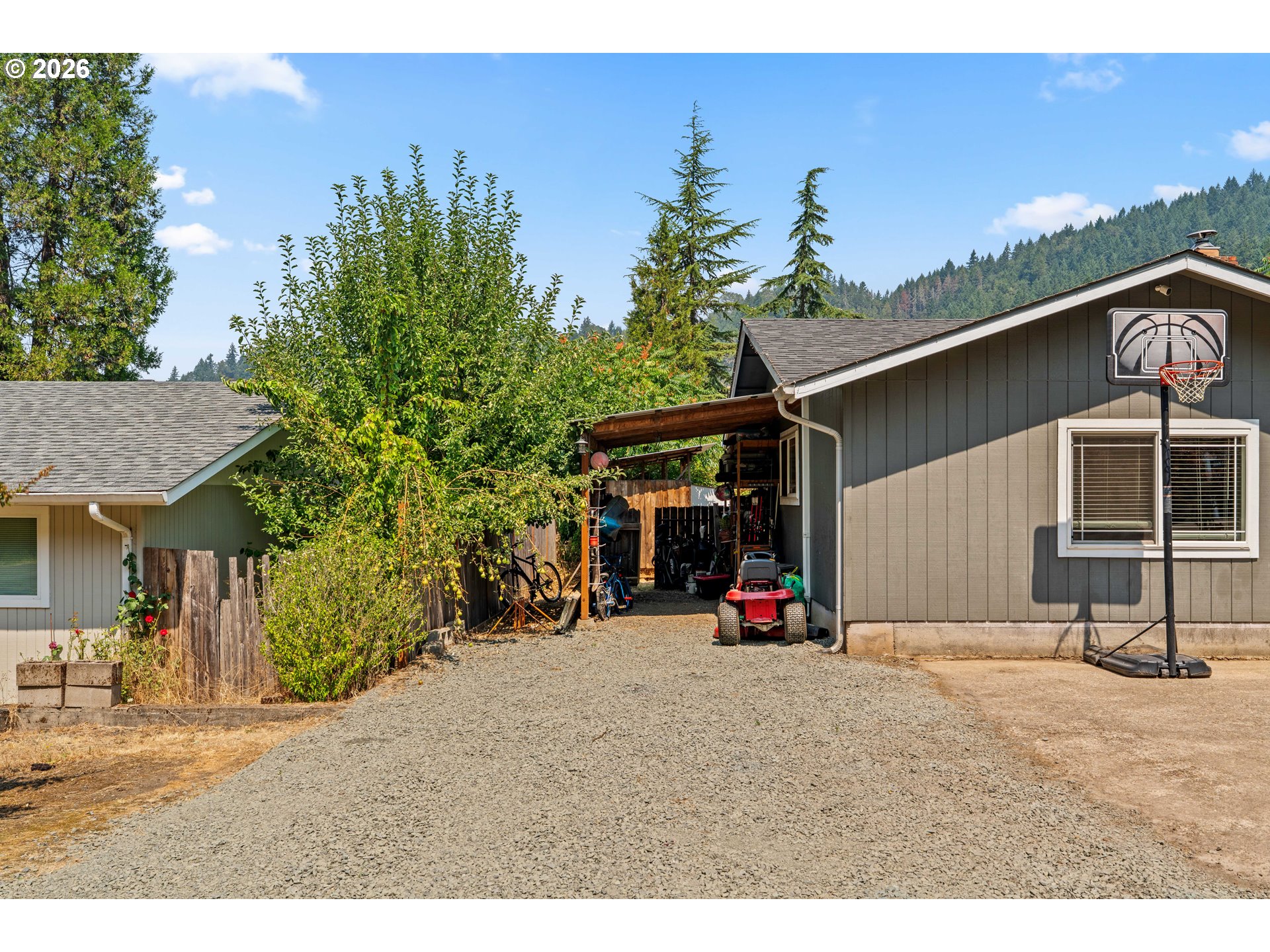 696 CROWE AVE, Drain, OR 97435, photo 3 of 34