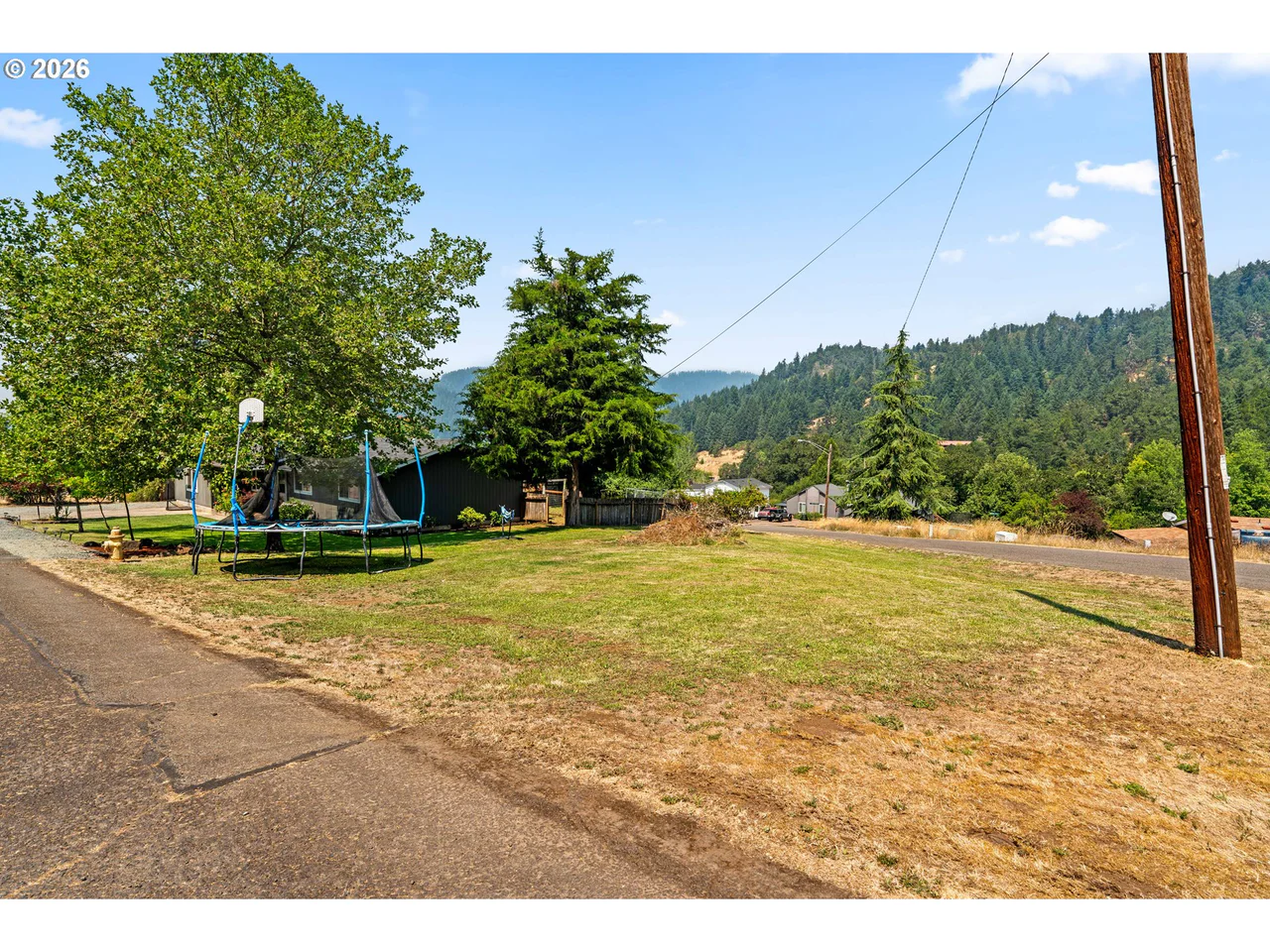 696 CROWE AVE, Drain, OR 97435, photo 7 of 34