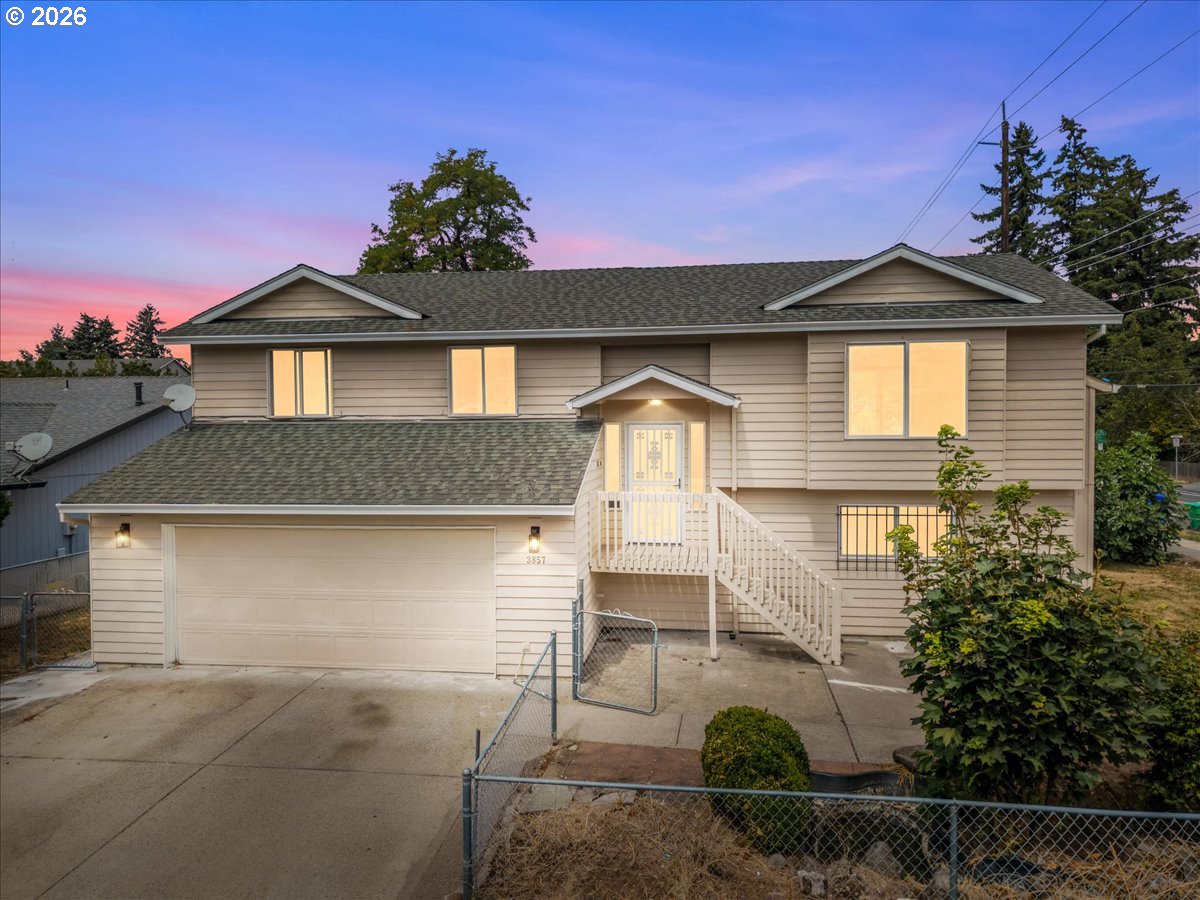 3857 SE 136TH AVE, Portland, OR 97236, photo 3 of 47