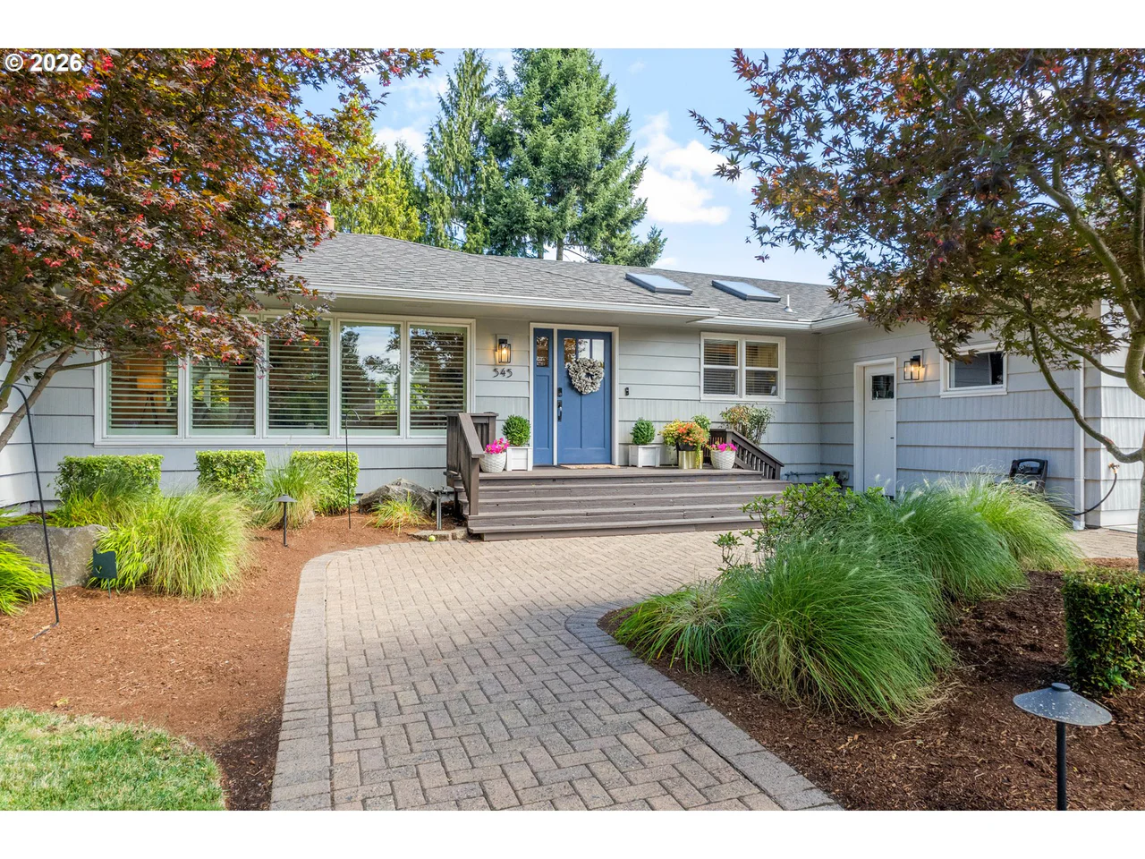 545 DARTMOOR DR, Eugene, OR 97401, photo 3 of 48