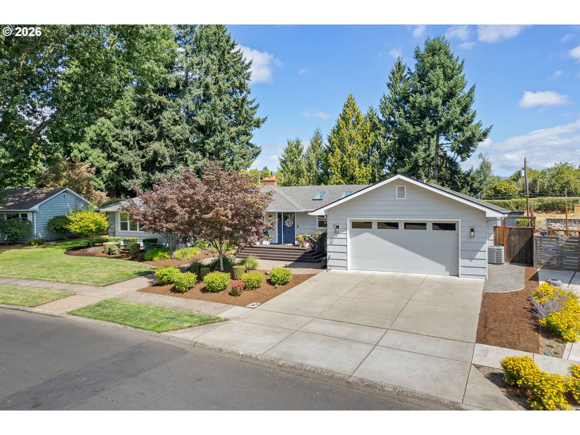 545 DARTMOOR DR, Eugene, OR 97401, photo 2 of 48
